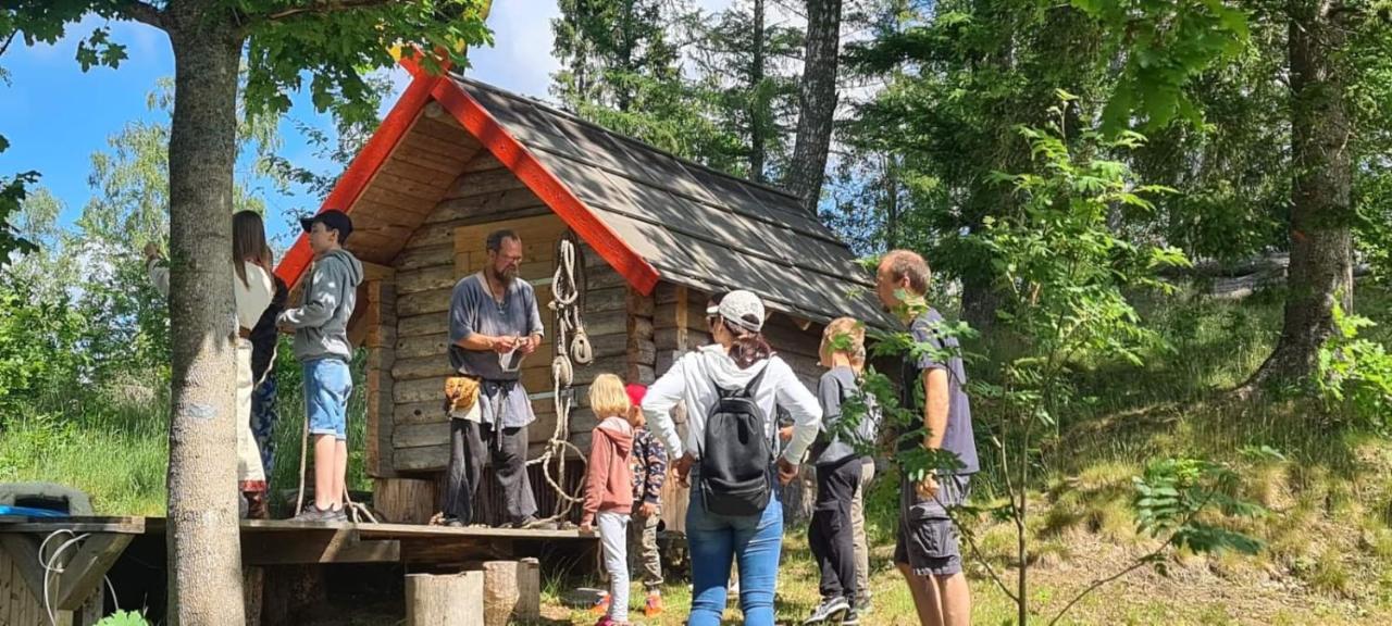 Vittfarnas Hird Vikingaby Panzió Sosdala Kültér fotó